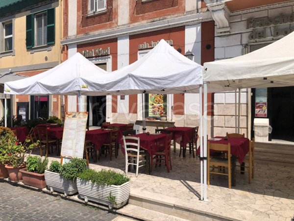 negozio in vendita a Roma in zona Ostia Antica