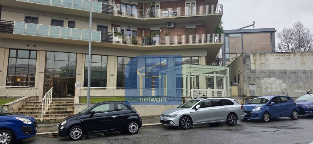 ufficio in vendita a Roma in zona Ardeatino