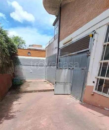 appartamento in vendita a Roma in zona Torre Angela