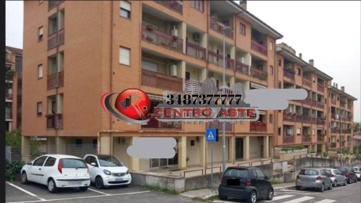 negozio in vendita a Roma in zona Massimina/Casal Lumbroso