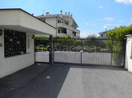 appartamento in vendita a Roma in zona Massimina/Casal Lumbroso