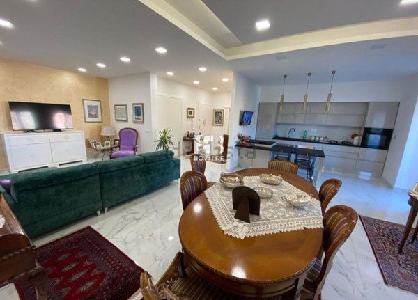 appartamento in vendita a Roma in zona Tuscolano