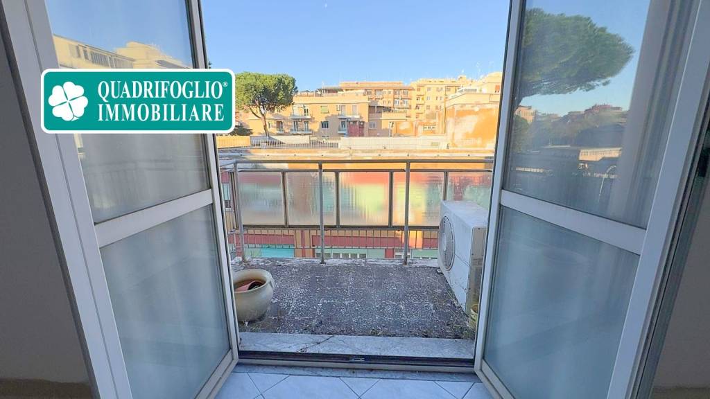 appartamento in vendita a Roma in zona Prenestino-Labicano