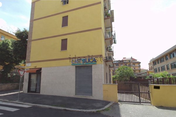 trivano in vendita a Roma in zona Prenestino-Centocelle