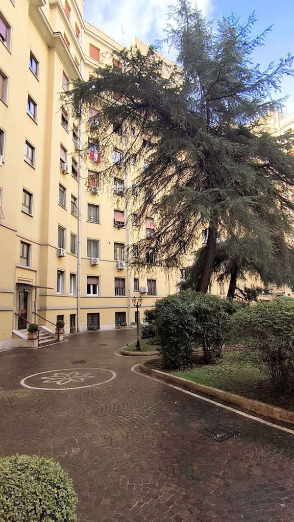 appartamento in vendita a Roma in zona Appio Latino