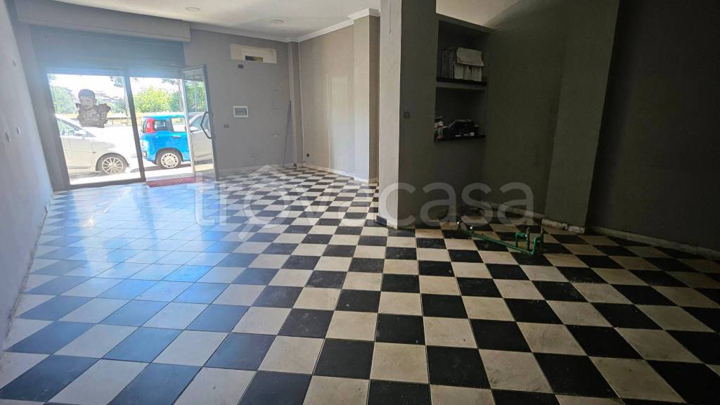 negozio in vendita a Roma in zona Monte Sacro/Talenti