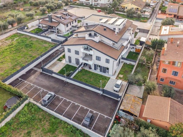 appartamento in vendita a Roma in zona Romanina