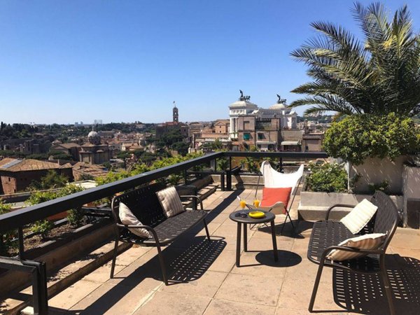 negozio in vendita a Roma in zona Centro Storico