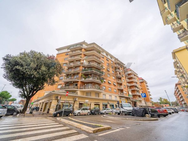 appartamento in vendita a Roma in zona Tuscolano