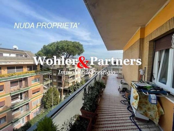 appartamento in vendita a Roma in zona Tomba di Nerone