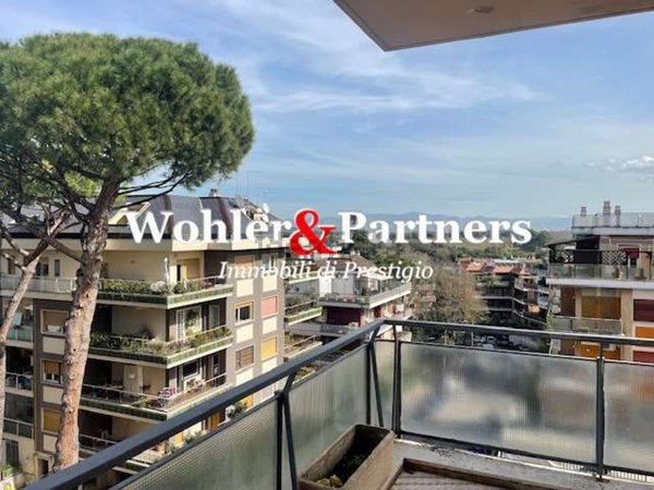 appartamento in vendita a Roma in zona Tomba di Nerone
