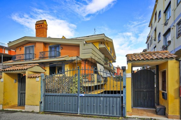 appartamento in vendita a Roma in zona Casal Morena