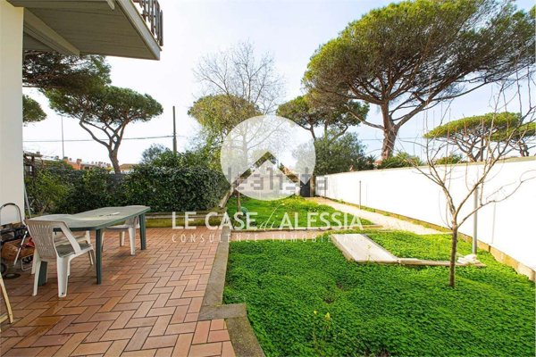 appartamento in vendita a Roma in zona Infernetto