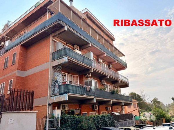 appartamento in vendita a Roma in zona Colle Prenestino