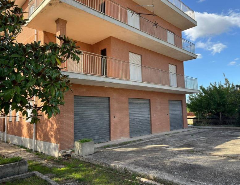 casa indipendente in vendita a Roma in zona Monte Migliore