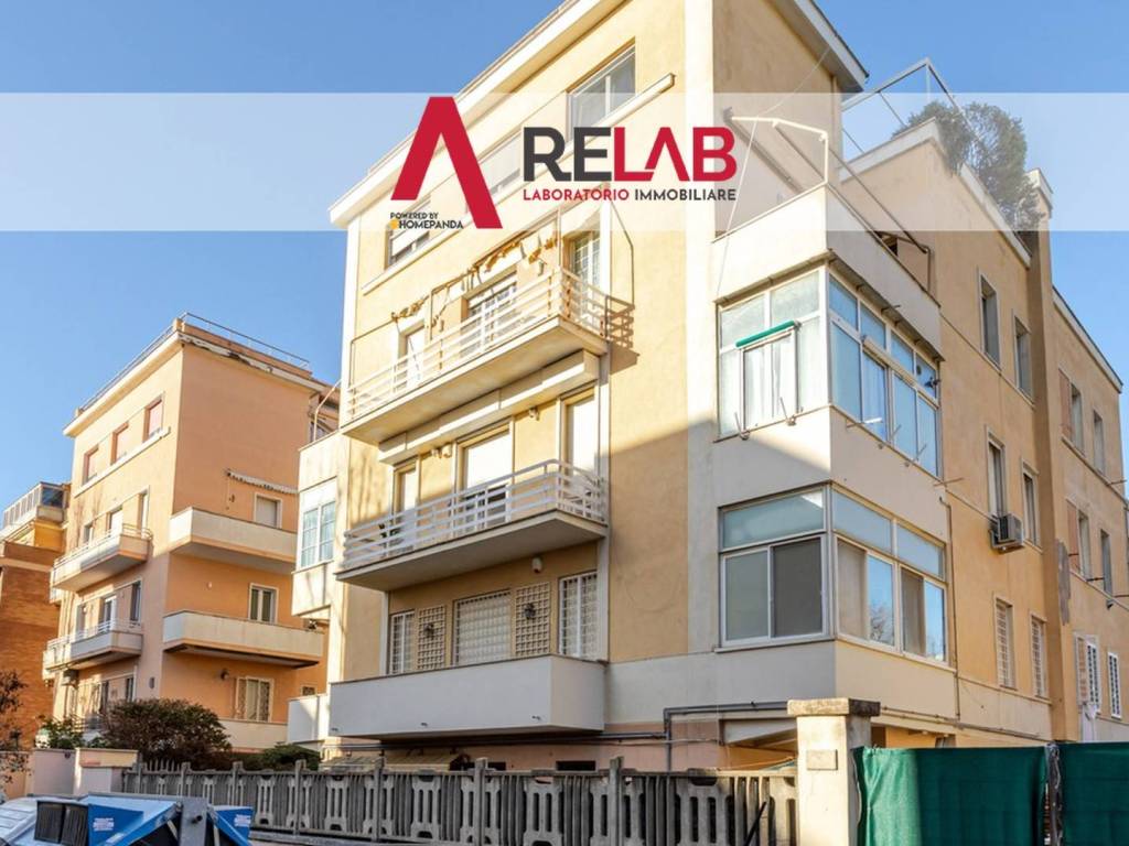appartamento in vendita a Roma in zona Ostia