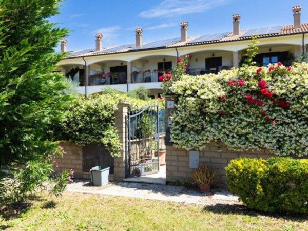 casa indipendente in vendita a Roma in zona Ostiense