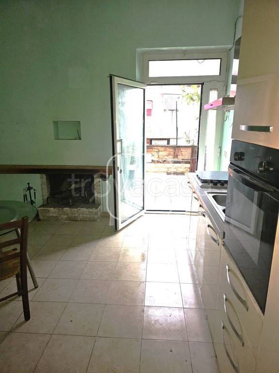 appartamento in vendita a Roma in zona Valle Muricana