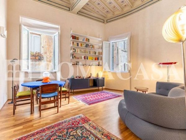 appartamento in vendita a Roma in zona Parione/Sant'Eustachio