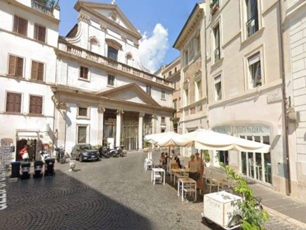 appartamento in vendita a Roma in zona Parione/Sant'Eustachio
