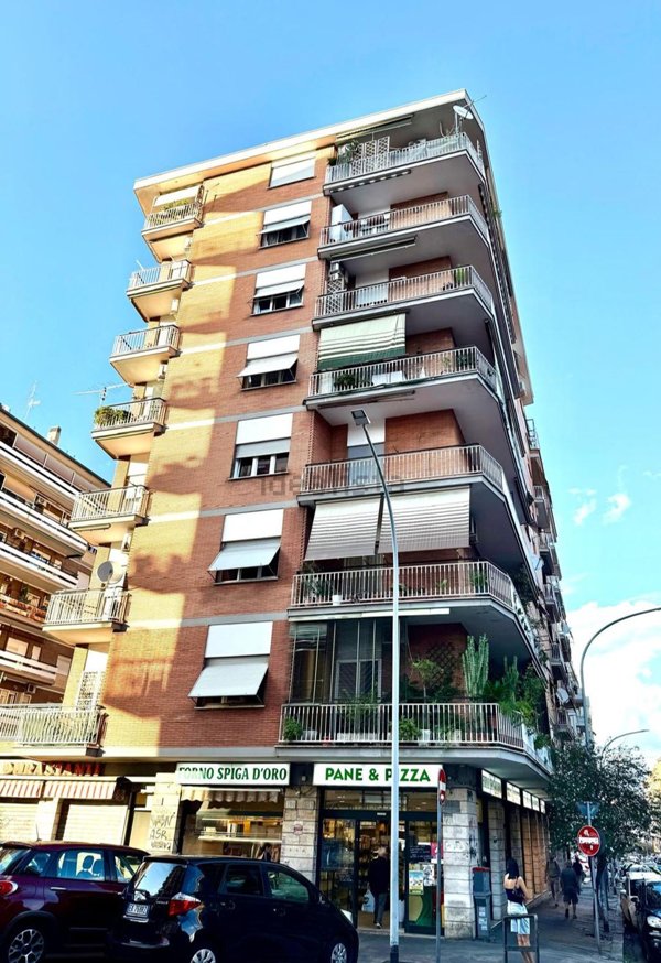 appartamento in vendita a Roma in zona Appio Claudio