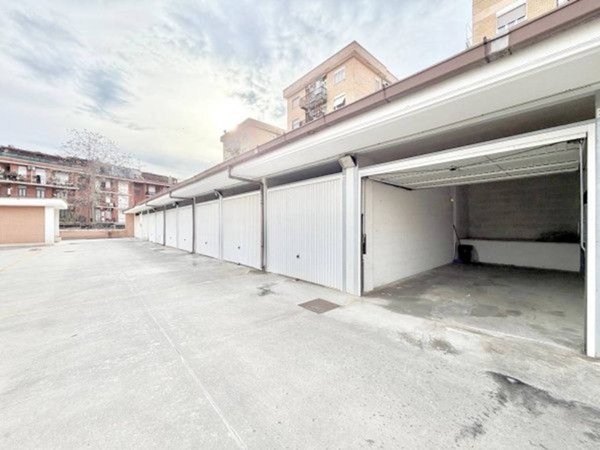 negozio in vendita a Roma in zona Collatino