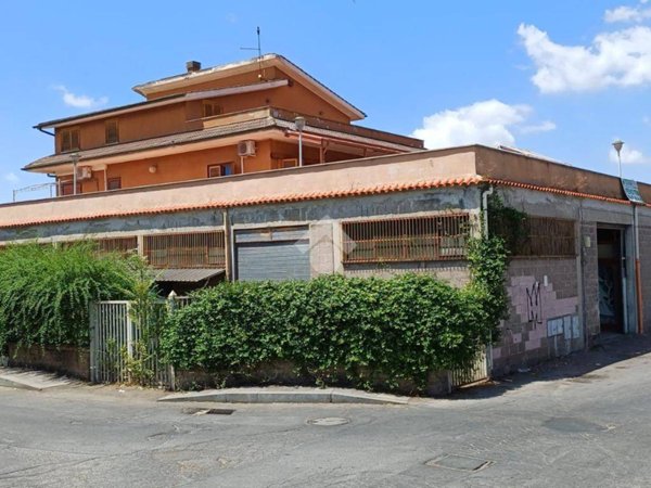 intera palazzina in vendita a Roma in zona Romanina