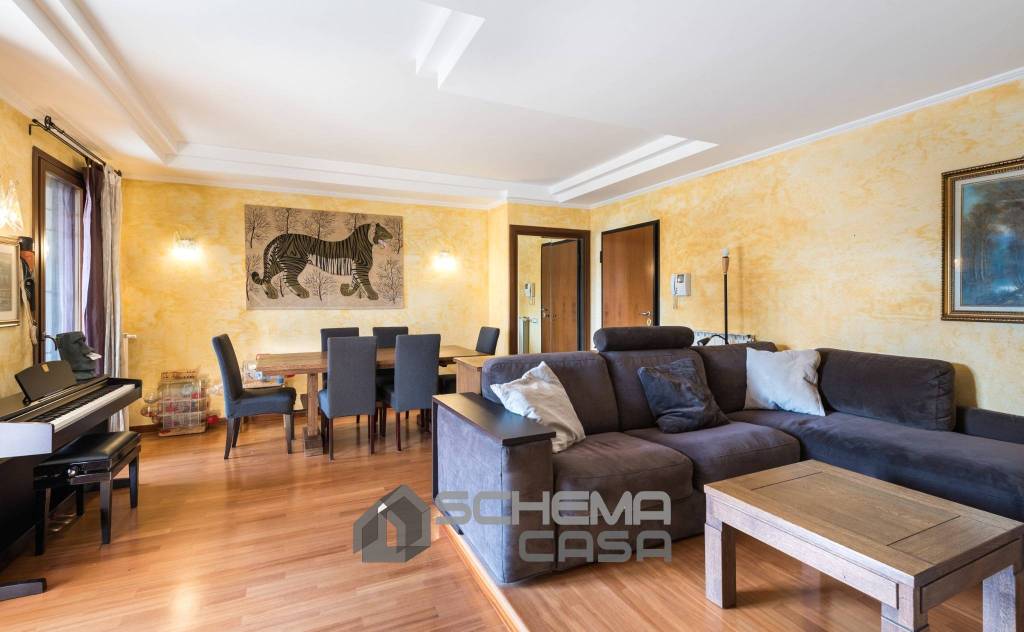appartamento in vendita a Roma in zona Casal Morena