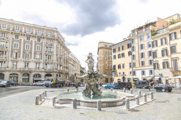 negozio in vendita a Roma in zona Trevi-Colonna