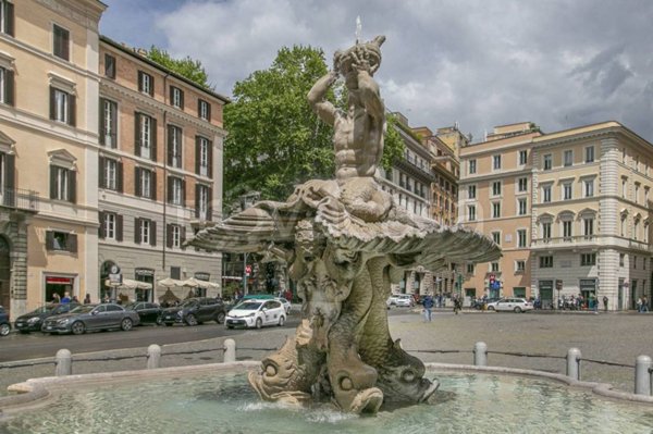 negozio in vendita a Roma in zona Trevi-Colonna
