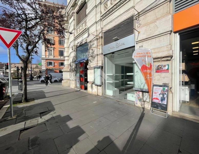 negozio in vendita a Roma in zona Rione Prati