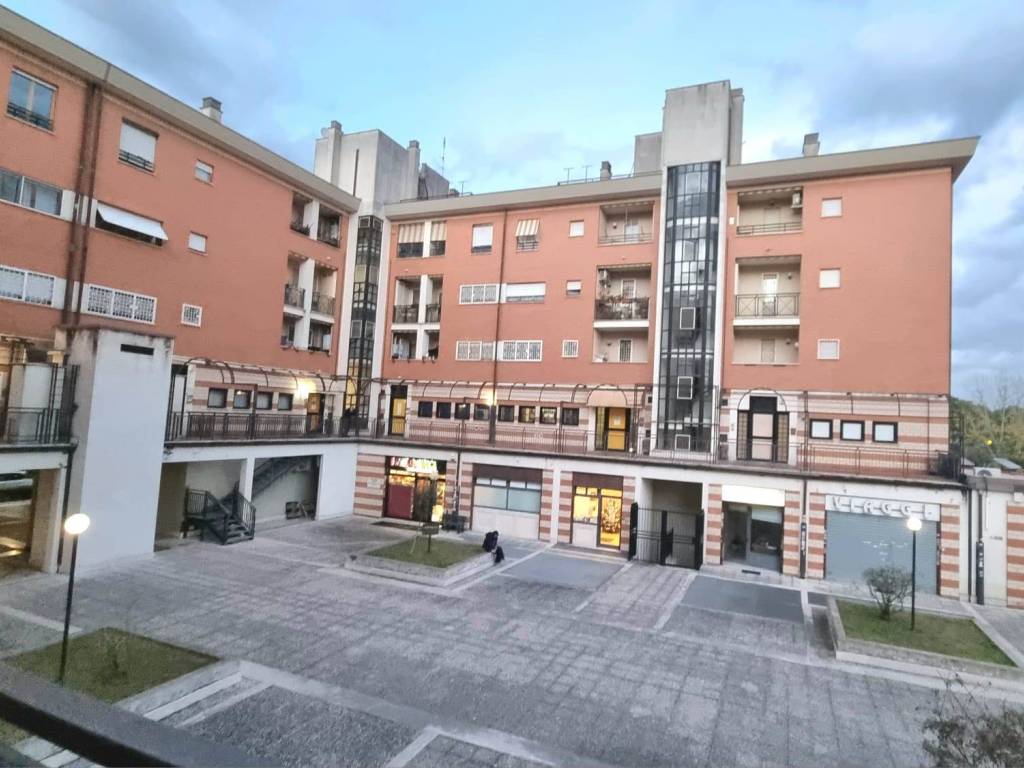 ufficio in vendita a Roma in zona Monte Sacro/Talenti