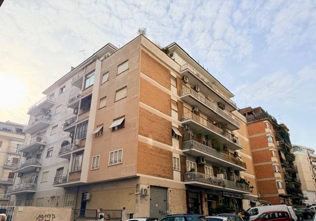 appartamento in vendita a Roma in zona Gianicolense