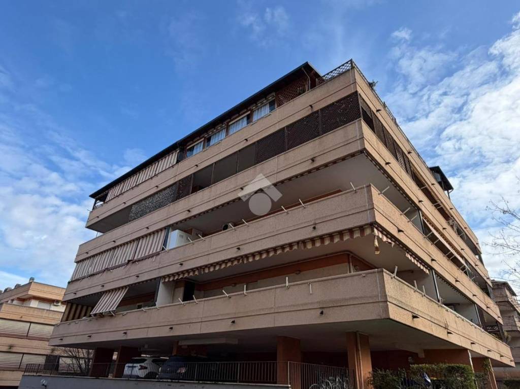 appartamento in vendita a Roma in zona Ponte di Nona