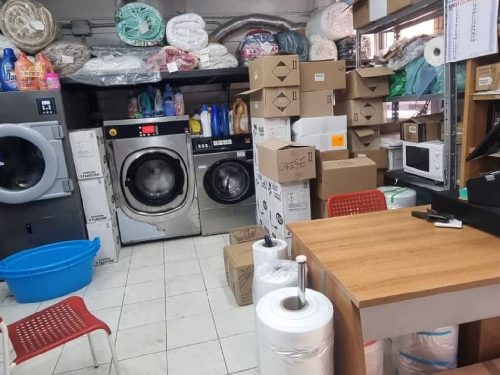 negozio in vendita a Roma in zona Esquilino