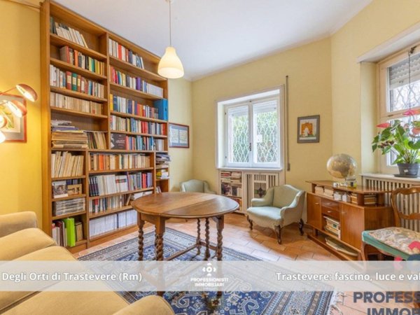 appartamento in vendita a Roma in zona Trastevere