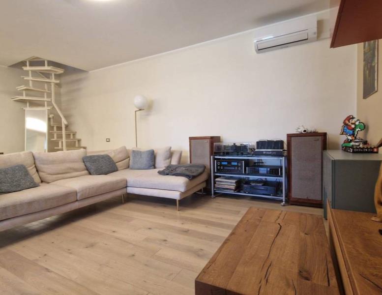 casa indipendente in vendita a Roma in zona Ostia Antica