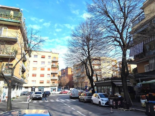 negozio in vendita a Roma in zona Portuense