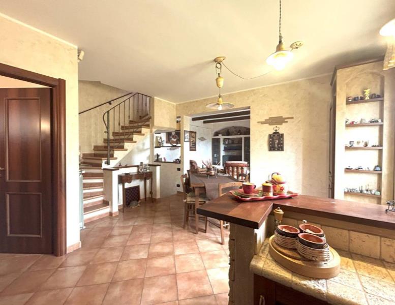 casa indipendente in vendita a Roma in zona Tuscolano