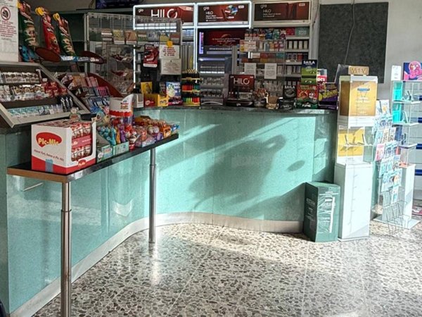 negozio in vendita a Roma in zona Portuense