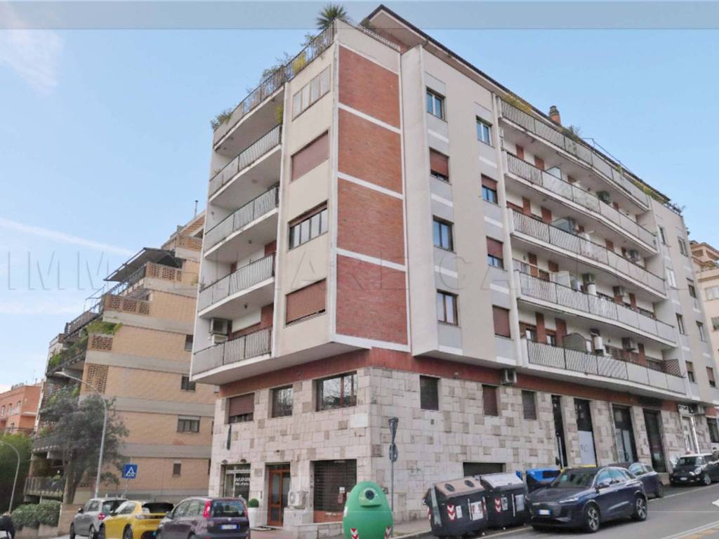 negozio in vendita a Roma in zona Aurelio
