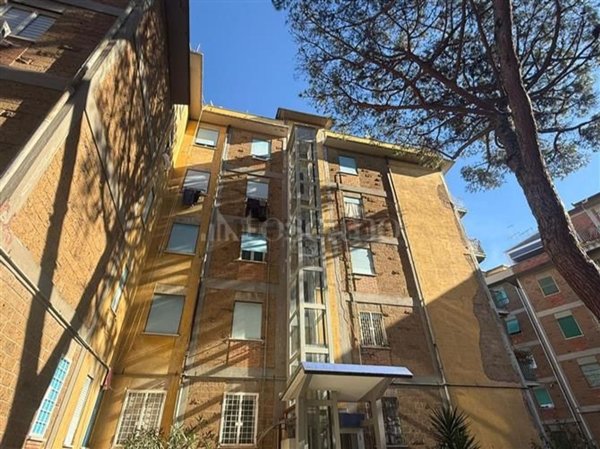 appartamento in vendita a Roma in zona Ostia