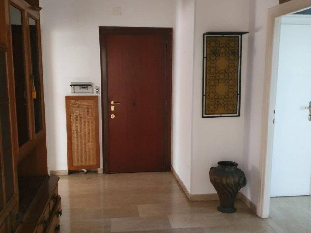 appartamento in vendita a Roma in zona Ardeatino