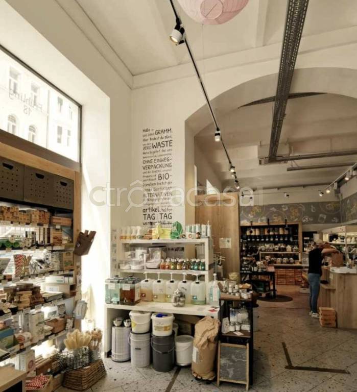 negozio in vendita a Roma in zona Celio