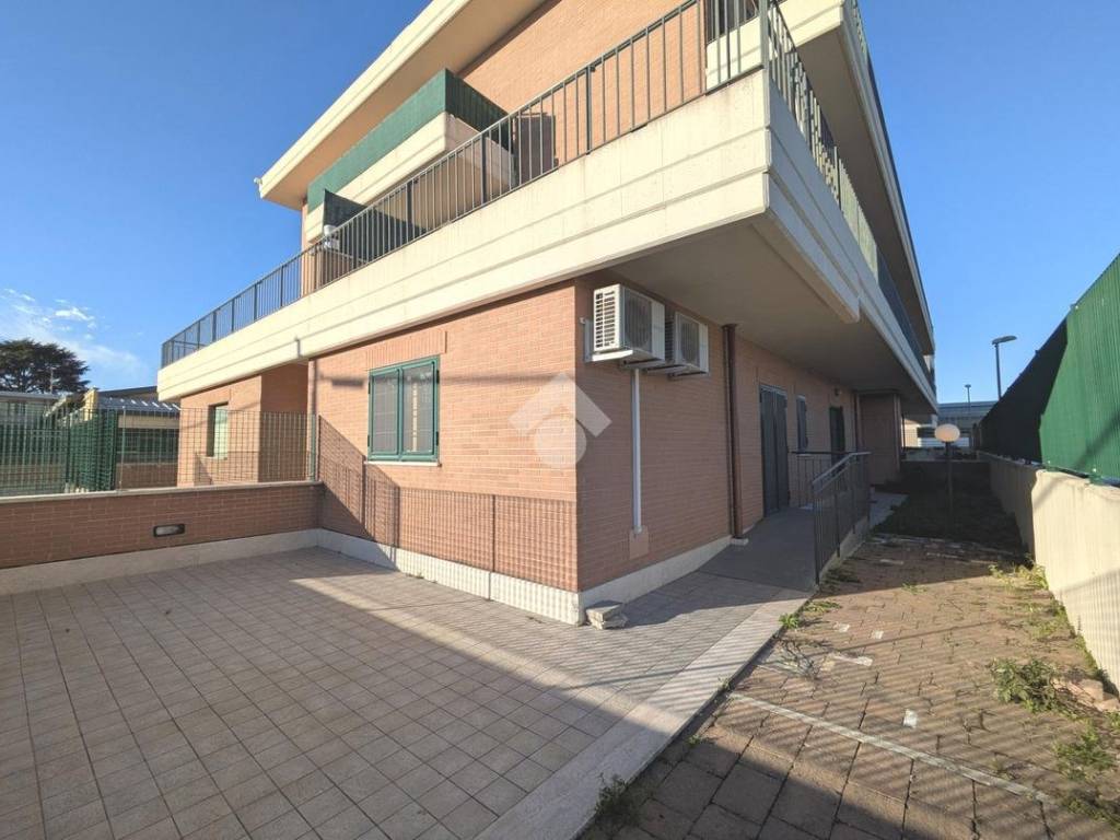 appartamento in vendita a Roma in zona Osteria del Curato