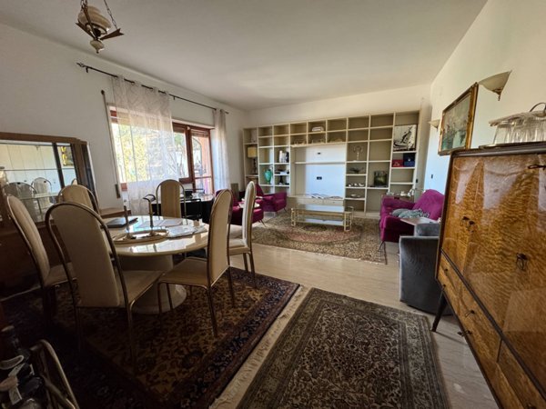 appartamento in vendita a Roma in zona EUR