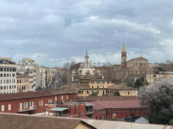 appartamento in vendita a Roma in zona Celio