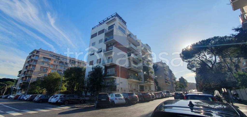 appartamento in vendita a Roma in zona Ardeatino
