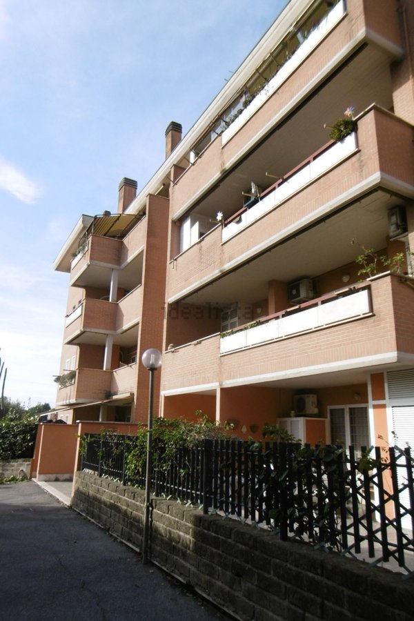 appartamento in vendita a Roma in zona Ponte Galeria