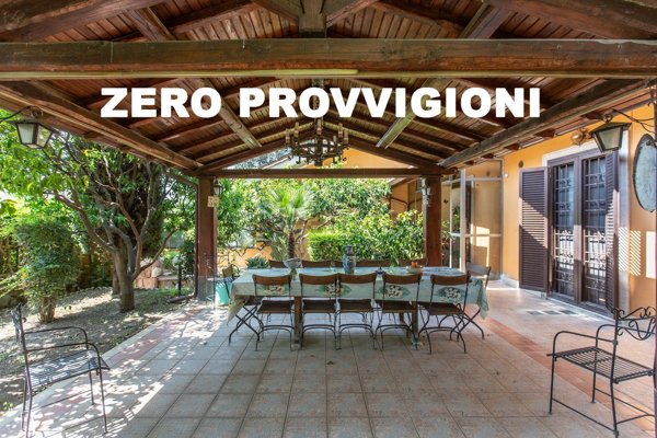 casa indipendente in vendita a Roma in zona Casal Morena